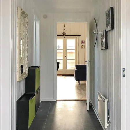 Apartment 4 Person Holiday In R M
