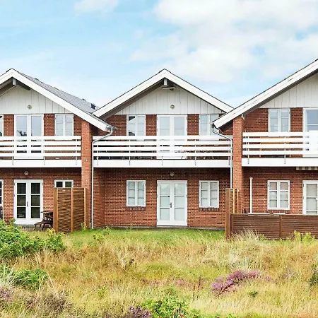Apartment 4 Person Holiday In R M *
